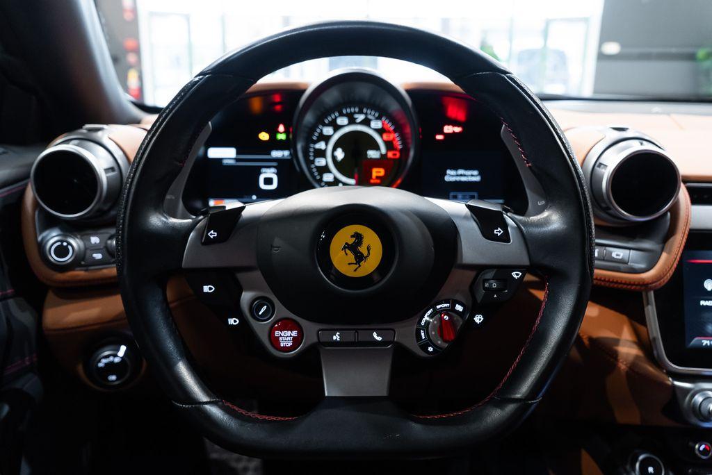 http://www.koenigseggchicago.com/galleria_images/131/131_p5_l.jpg