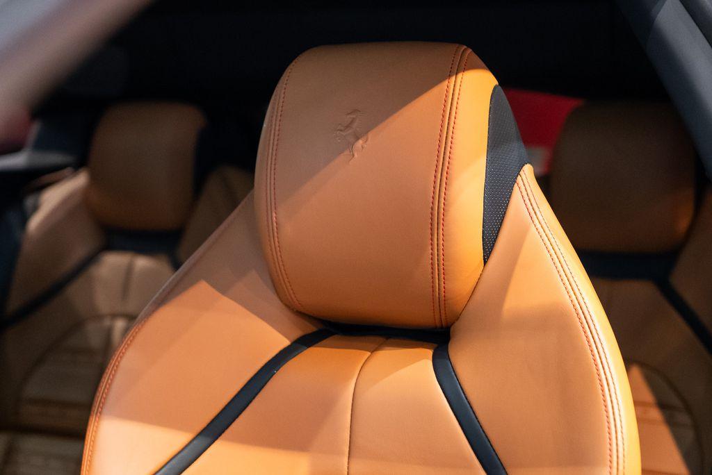http://www.koenigseggchicago.com/galleria_images/131/131_p6_l.jpg