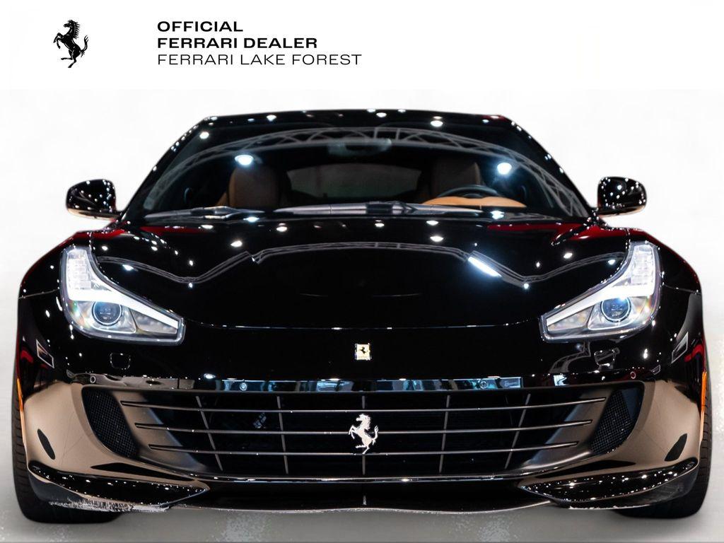 http://www.koenigseggchicago.com/galleria_images/131/131_p7_l.jpg