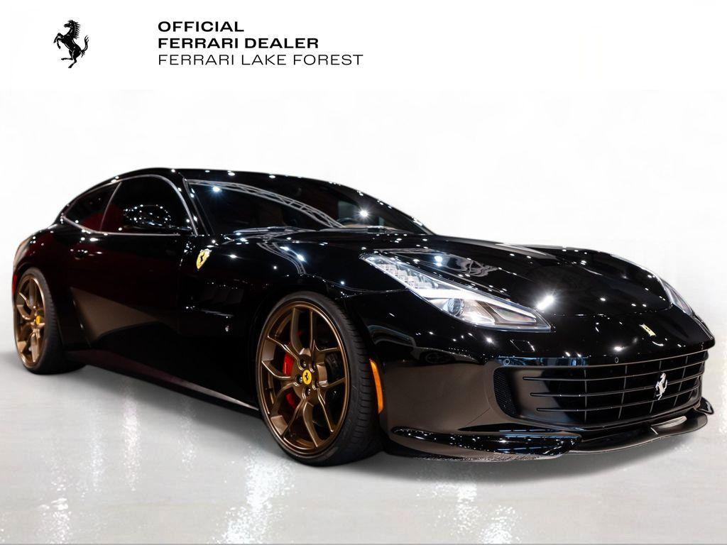 http://www.koenigseggchicago.com/galleria_images/131/131_p8_l.jpg