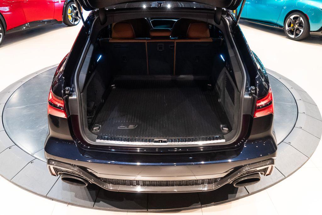 http://www.koenigseggchicago.com/galleria_images/132/132_p16_l.jpg