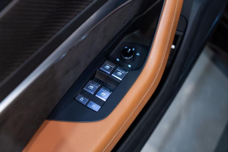 http://www.koenigseggchicago.com/galleria_images/132/132_p24_f.jpg