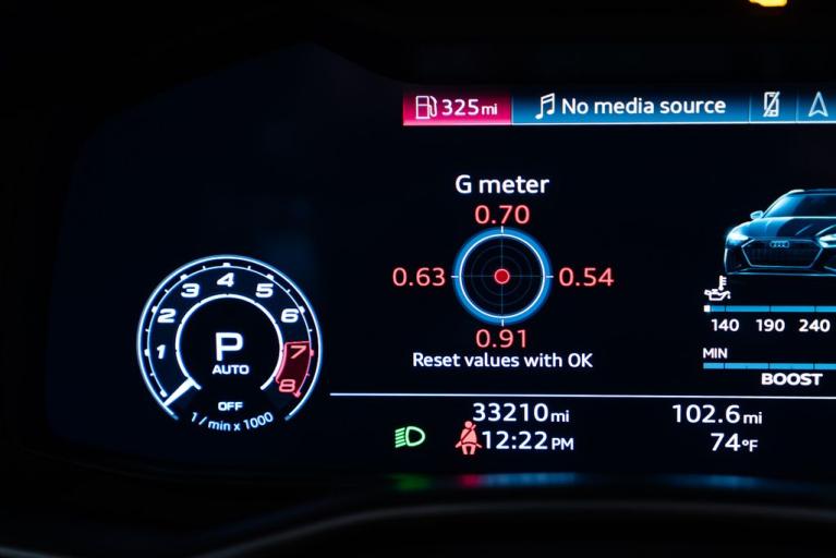 http://www.koenigseggchicago.com/galleria_images/132/132_p30_f.jpg