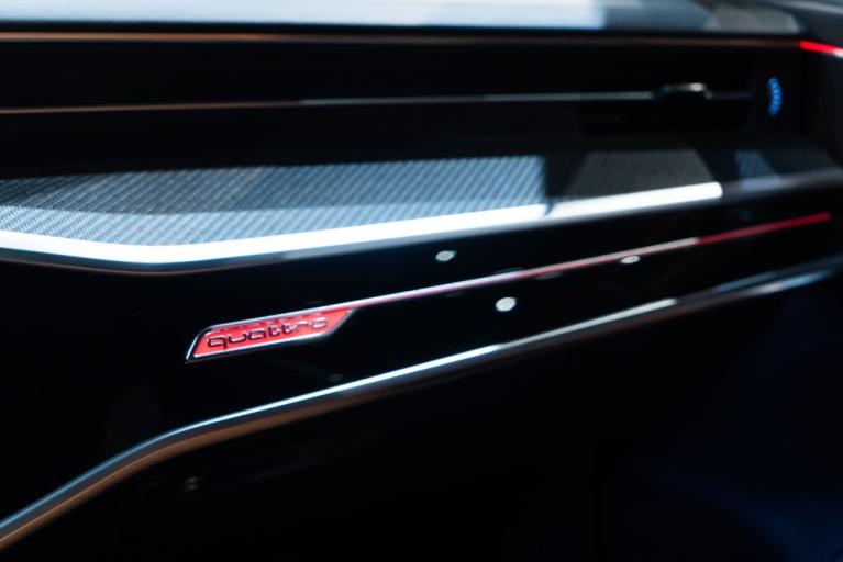 http://www.koenigseggchicago.com/galleria_images/132/132_p39_f.jpg