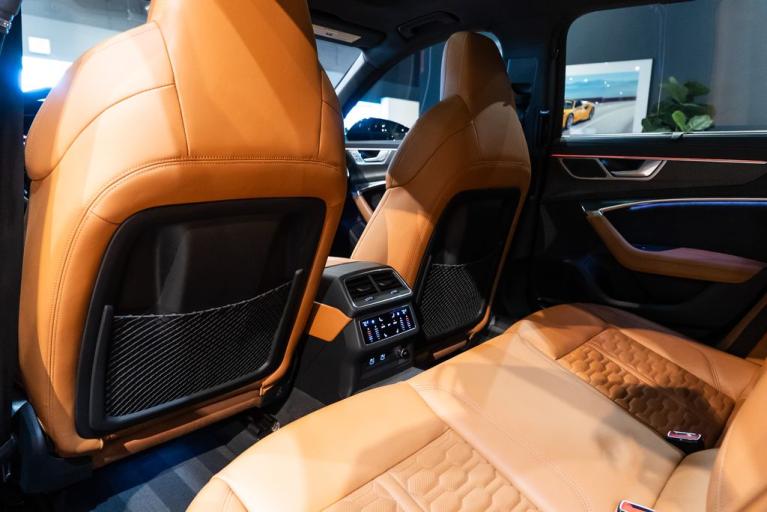 http://www.koenigseggchicago.com/galleria_images/132/132_p44_f.jpg