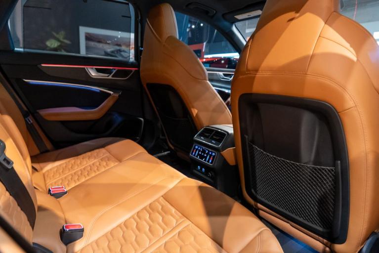 http://www.koenigseggchicago.com/galleria_images/132/132_p49_f.jpg