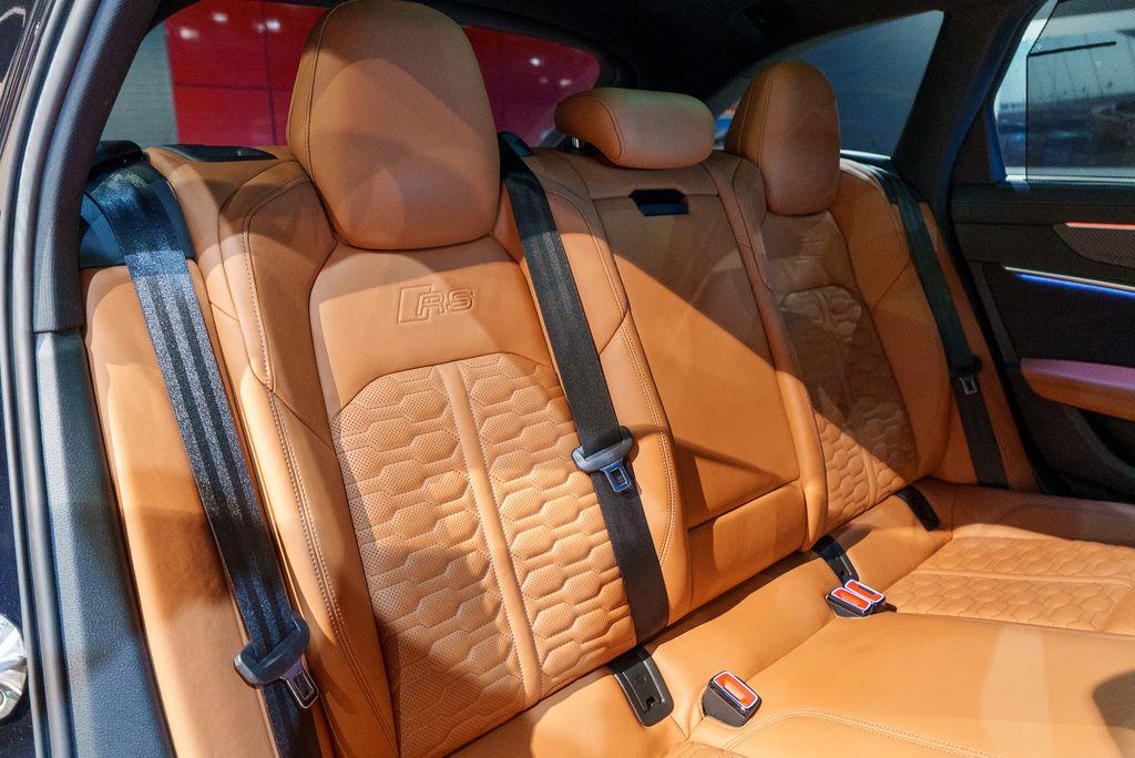 http://www.koenigseggchicago.com/galleria_images/132/132_p51_l.jpg