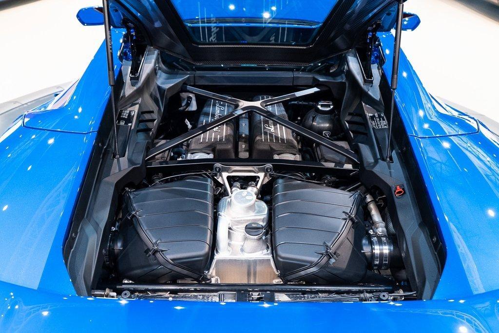 http://www.koenigseggchicago.com/galleria_images/133/133_p18_l.jpg
