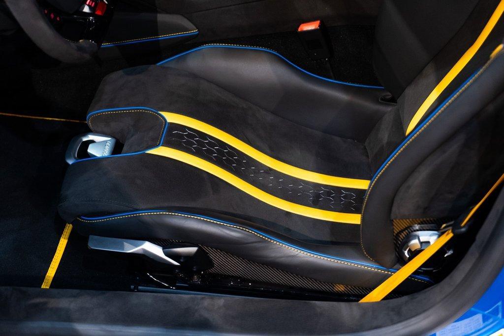 http://www.koenigseggchicago.com/galleria_images/133/133_p23_l.jpg