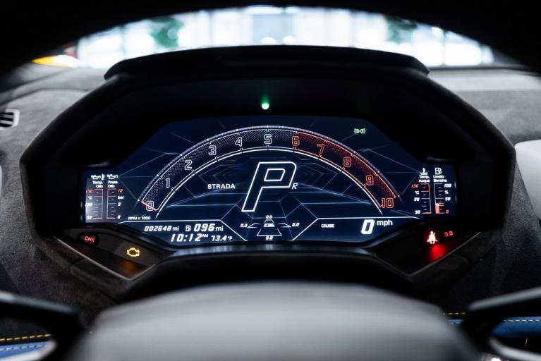 http://www.koenigseggchicago.com/galleria_images/133/133_p26_f.jpg
