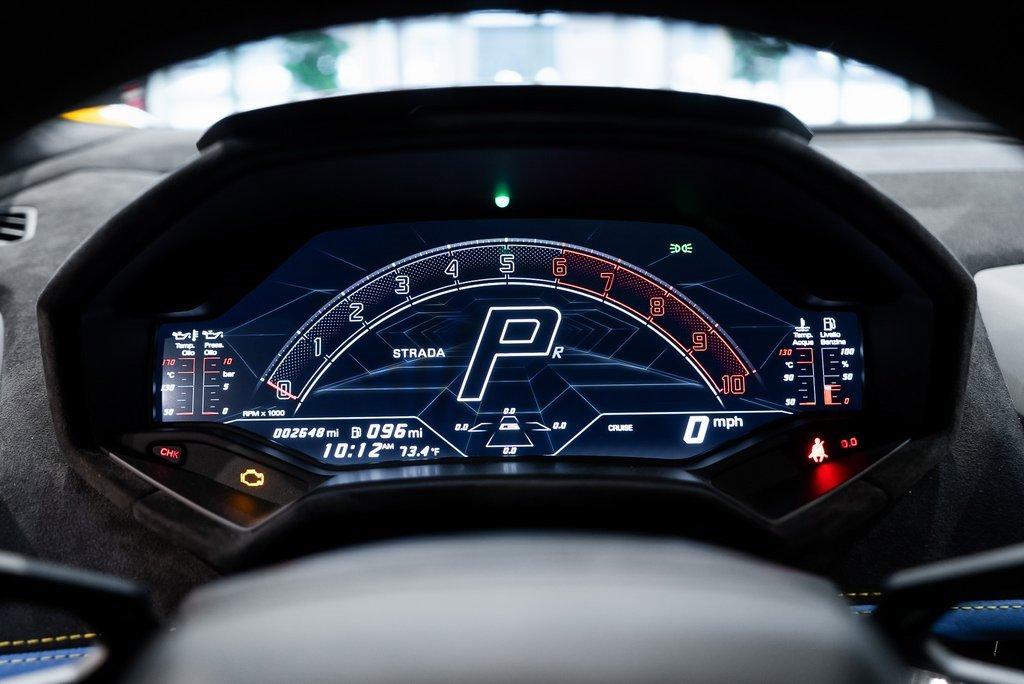 http://www.koenigseggchicago.com/galleria_images/133/133_p26_l.jpg