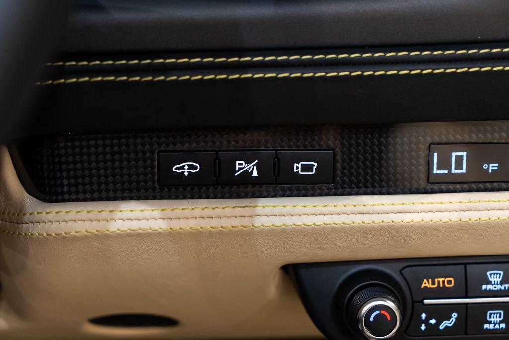 http://www.koenigseggchicago.com/galleria_images/133/133_p39_l.jpg