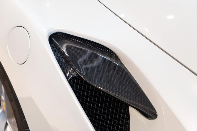 http://www.koenigseggchicago.com/galleria_images/133/133_p49_f.jpg