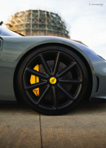 http://www.koenigseggchicago.com/galleria_images/134/134_p10_f.jpg