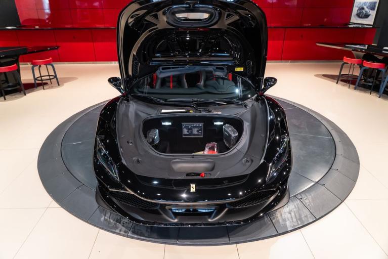 http://www.koenigseggchicago.com/galleria_images/134/134_p17_f.jpg