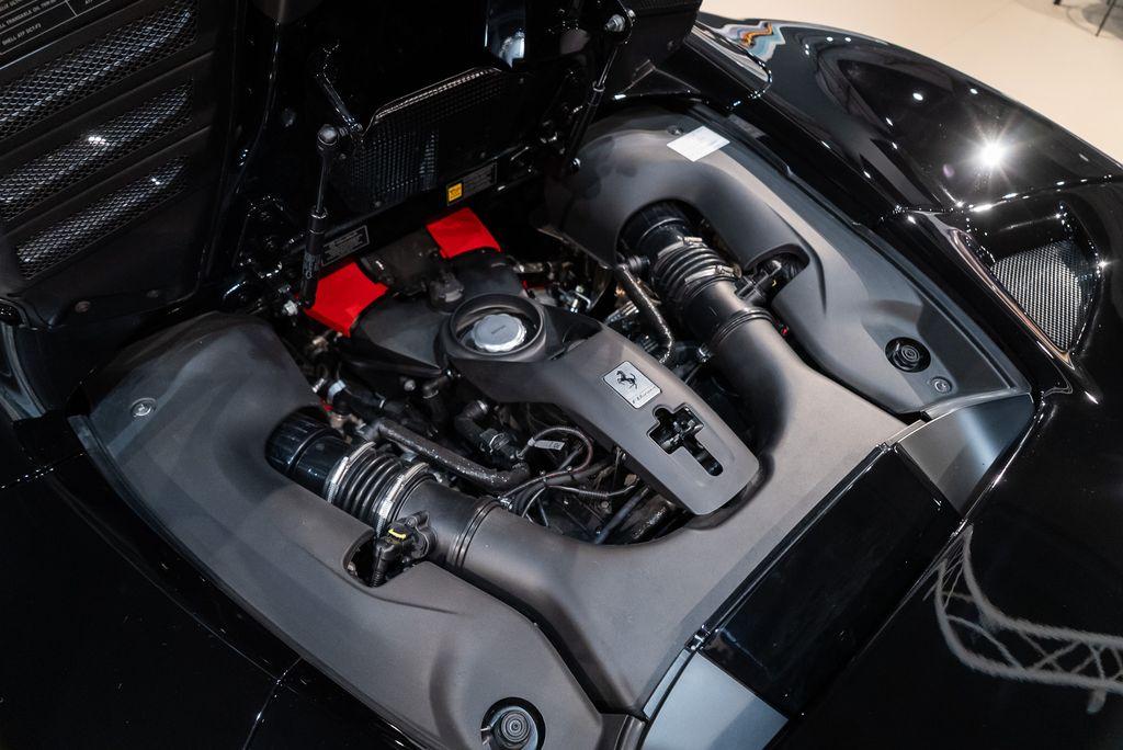 http://www.koenigseggchicago.com/galleria_images/134/134_p22_l.jpg