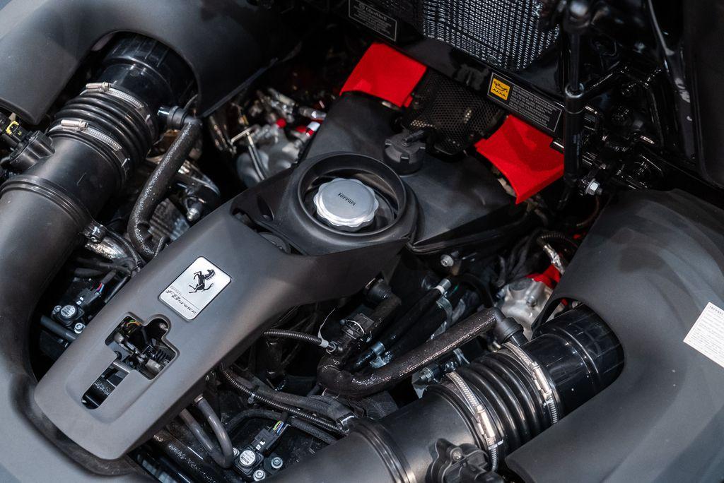 http://www.koenigseggchicago.com/galleria_images/134/134_p24_l.jpg