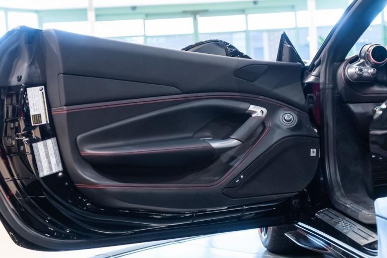 http://www.koenigseggchicago.com/galleria_images/134/134_p25_f.jpg