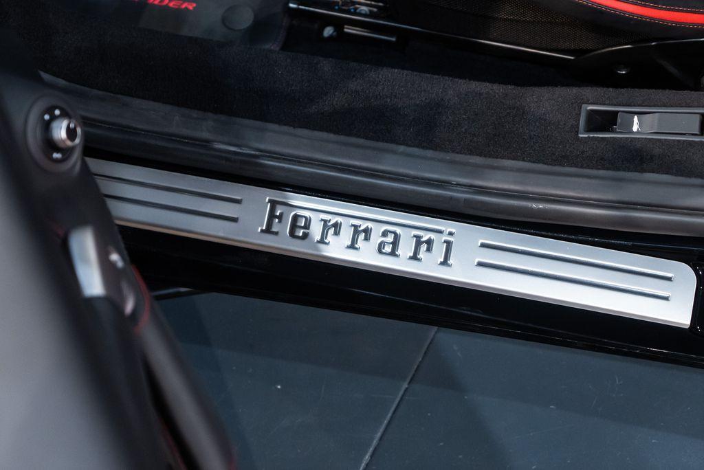 http://www.koenigseggchicago.com/galleria_images/134/134_p26_l.jpg