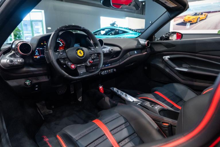 http://www.koenigseggchicago.com/galleria_images/134/134_p28_f.jpg