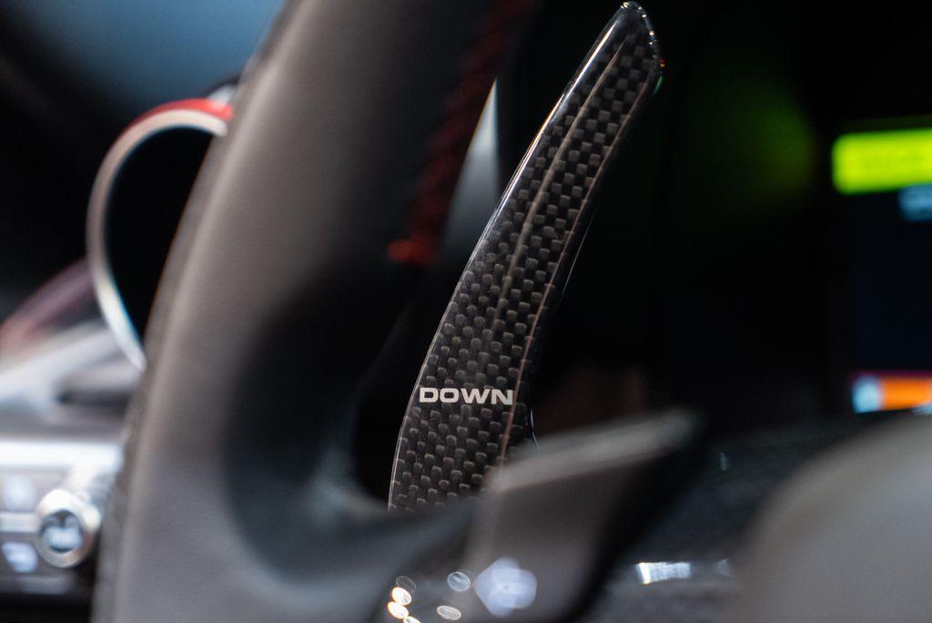 http://www.koenigseggchicago.com/galleria_images/134/134_p30_l.jpg