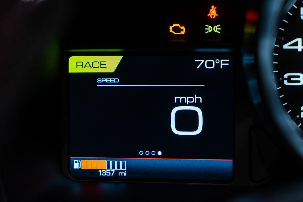 http://www.koenigseggchicago.com/galleria_images/134/134_p33_l.jpg