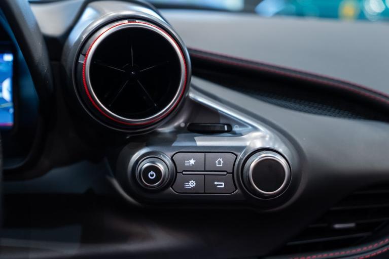 http://www.koenigseggchicago.com/galleria_images/134/134_p37_f.jpg