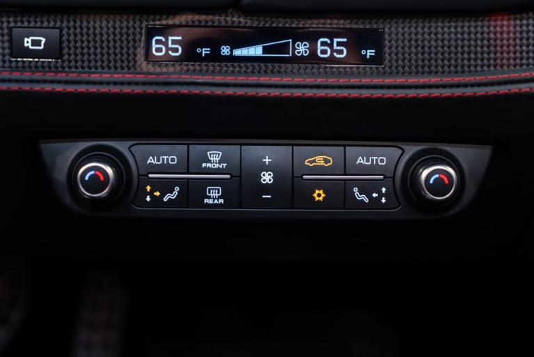 http://www.koenigseggchicago.com/galleria_images/134/134_p39_f.jpg