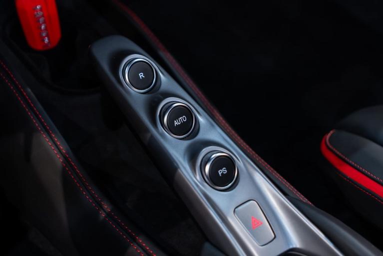 http://www.koenigseggchicago.com/galleria_images/134/134_p42_f.jpg
