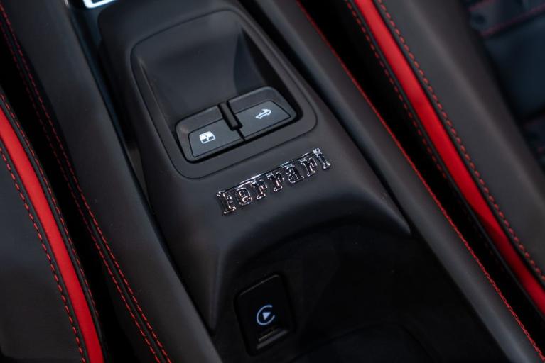 http://www.koenigseggchicago.com/galleria_images/134/134_p43_f.jpg