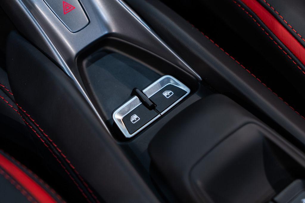 http://www.koenigseggchicago.com/galleria_images/134/134_p44_l.jpg