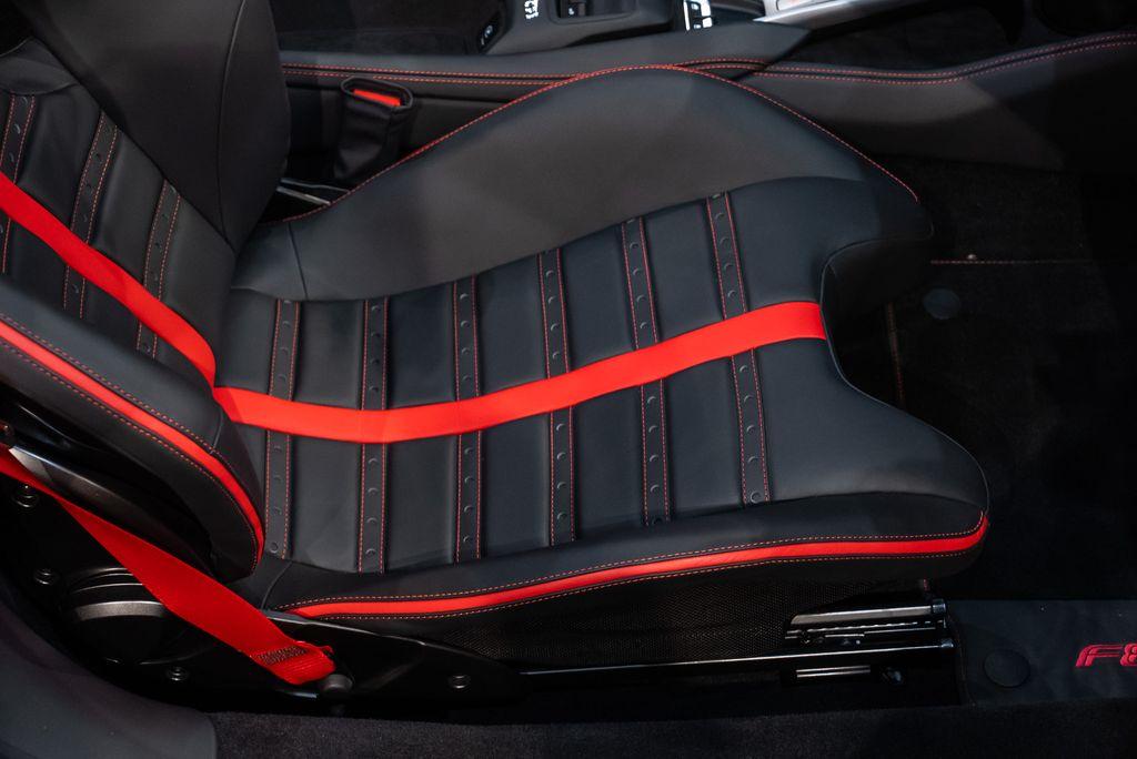 http://www.koenigseggchicago.com/galleria_images/134/134_p47_l.jpg