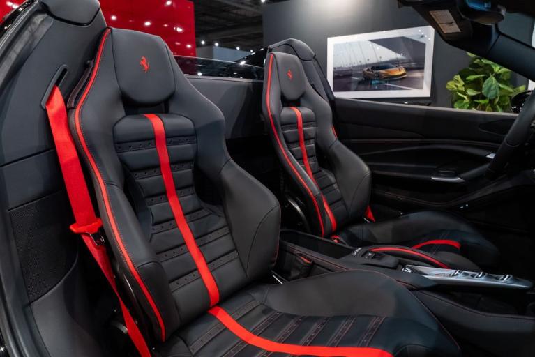 http://www.koenigseggchicago.com/galleria_images/134/134_p48_f.jpg