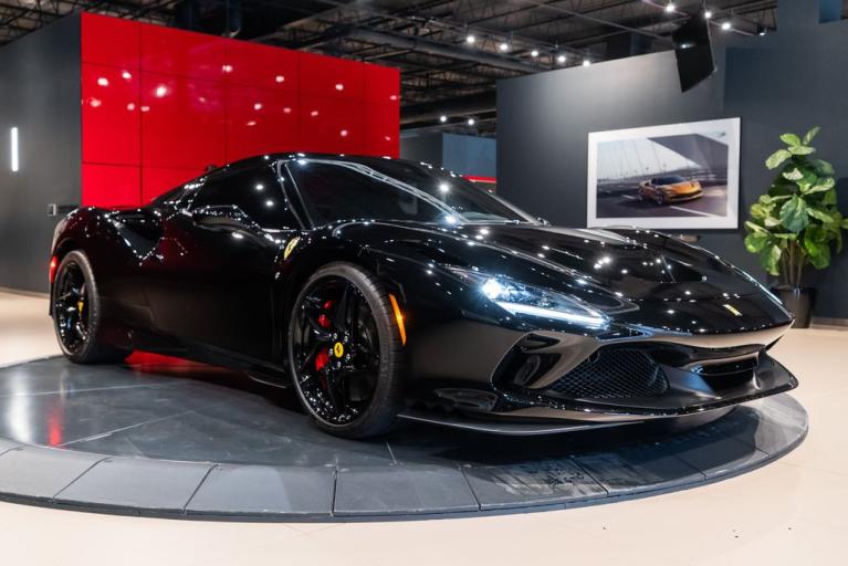 http://www.koenigseggchicago.com/galleria_images/134/134_p50_f.jpg