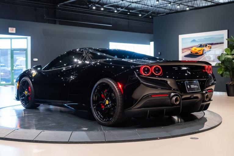 http://www.koenigseggchicago.com/galleria_images/134/134_p52_f.jpg