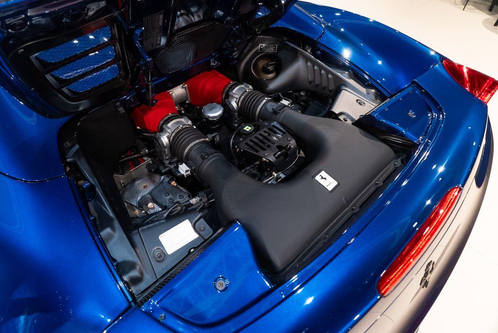 http://www.koenigseggchicago.com/galleria_images/135/135_p17_l.jpg