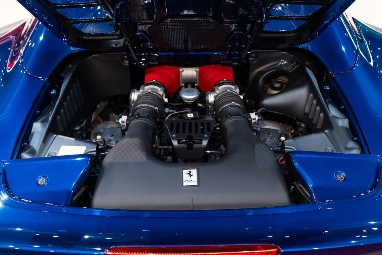 http://www.koenigseggchicago.com/galleria_images/135/135_p18_f.jpg