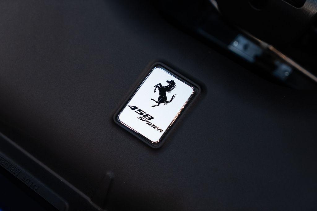 http://www.koenigseggchicago.com/galleria_images/135/135_p20_l.jpg