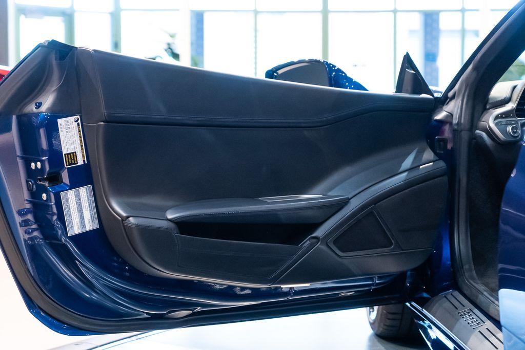 http://www.koenigseggchicago.com/galleria_images/135/135_p23_l.jpg