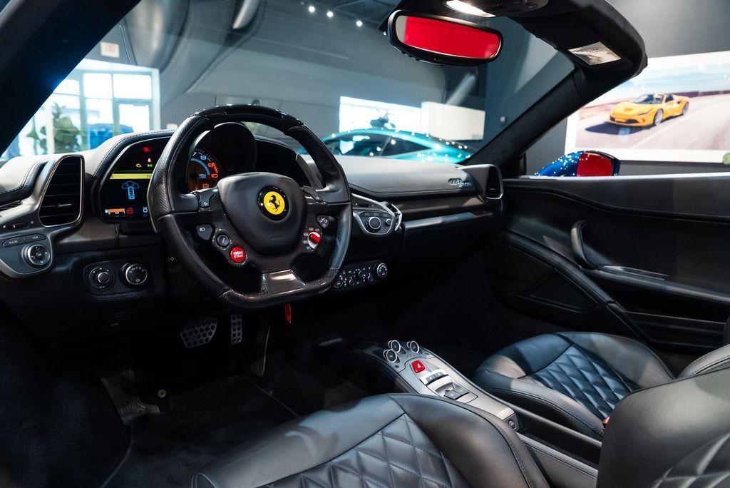 http://www.koenigseggchicago.com/galleria_images/135/135_p26_l.jpg