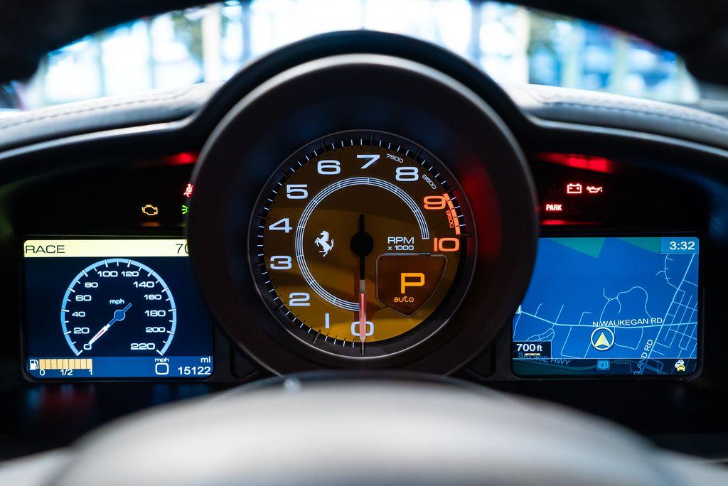http://www.koenigseggchicago.com/galleria_images/135/135_p27_l.jpg