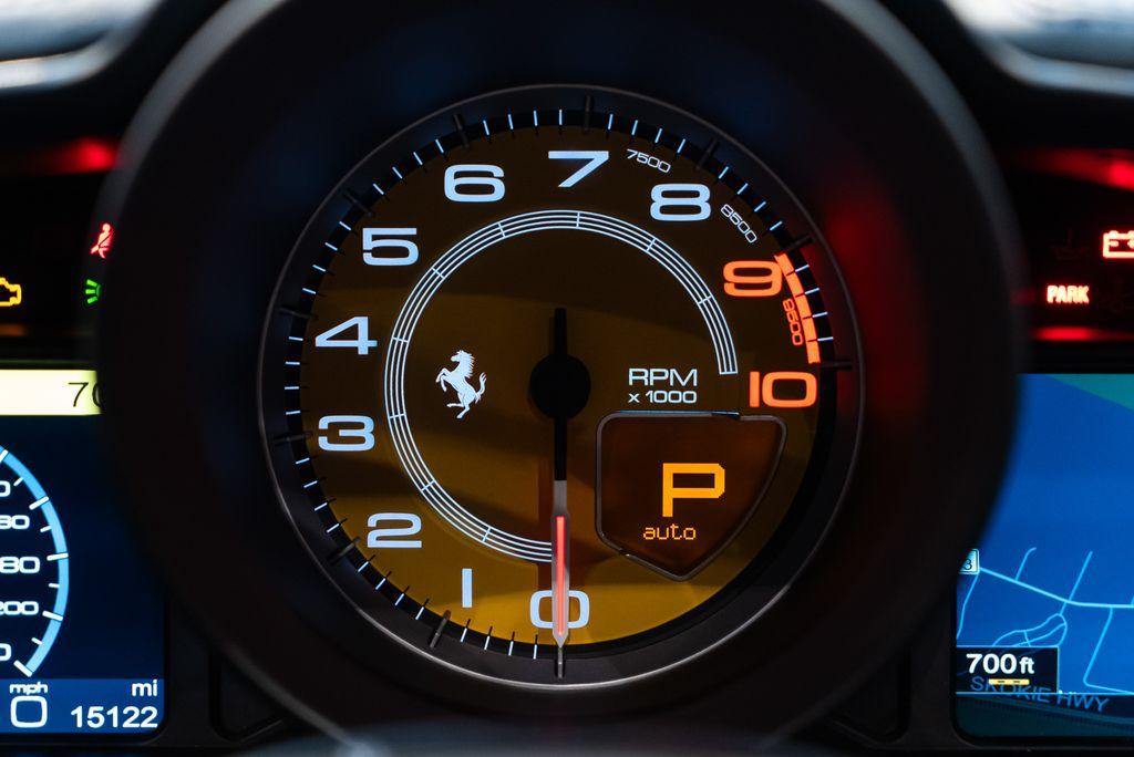 http://www.koenigseggchicago.com/galleria_images/135/135_p28_l.jpg