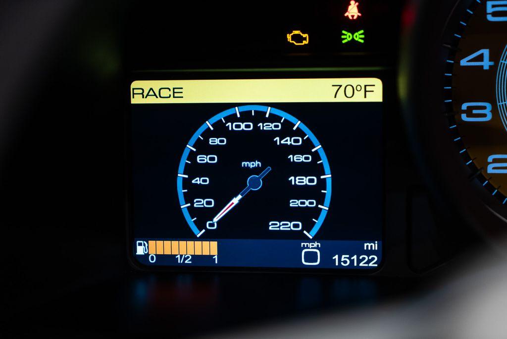 http://www.koenigseggchicago.com/galleria_images/135/135_p29_l.jpg