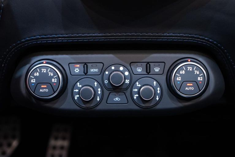 http://www.koenigseggchicago.com/galleria_images/135/135_p35_f.jpg