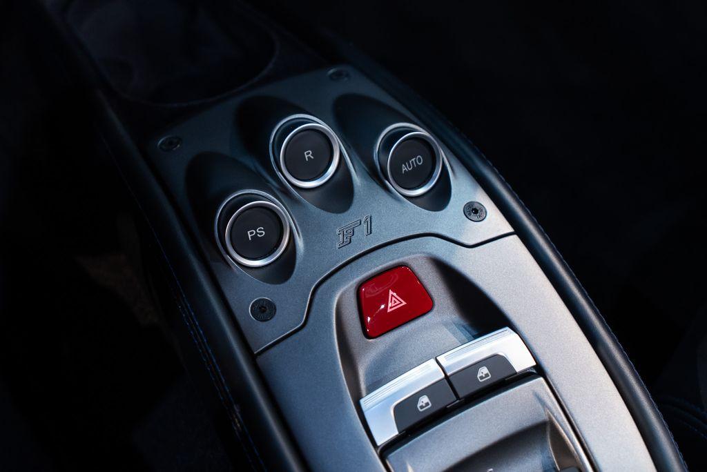 http://www.koenigseggchicago.com/galleria_images/135/135_p36_l.jpg
