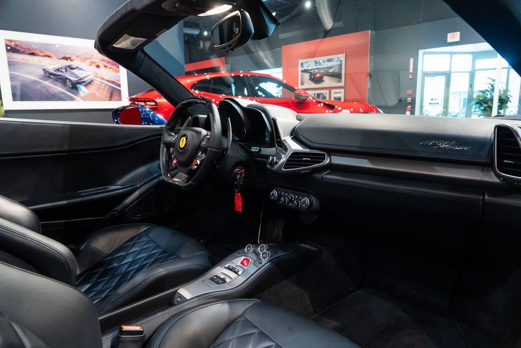 http://www.koenigseggchicago.com/galleria_images/135/135_p44_l.jpg