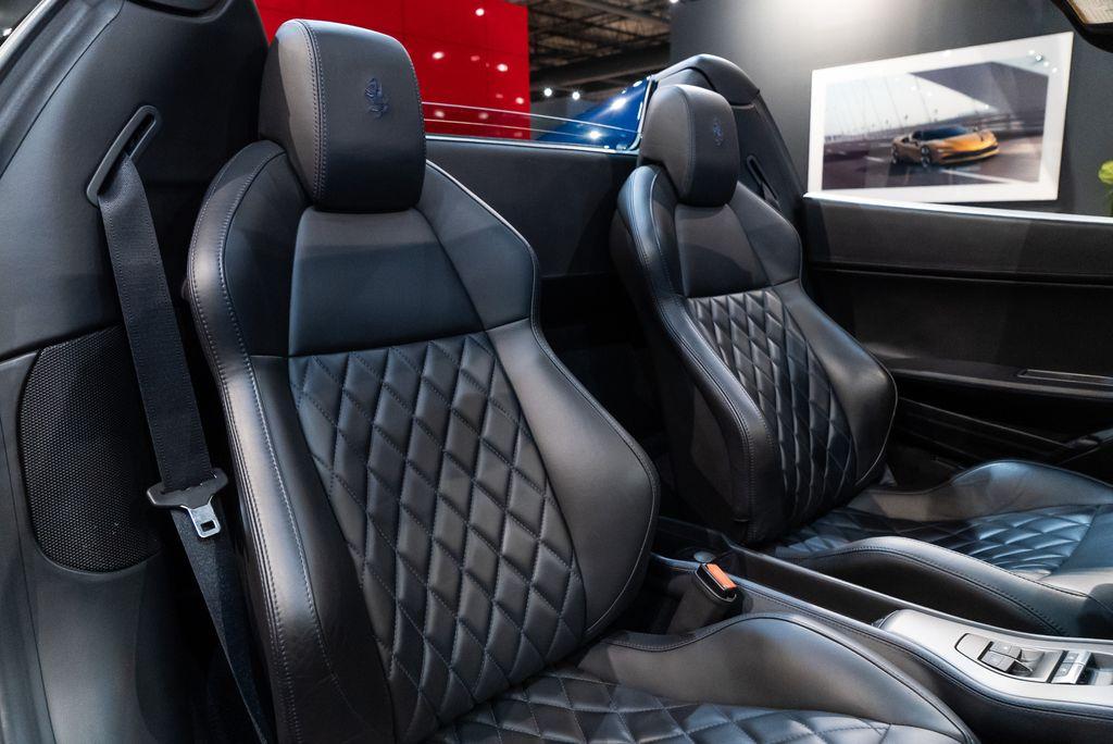 http://www.koenigseggchicago.com/galleria_images/135/135_p47_l.jpg