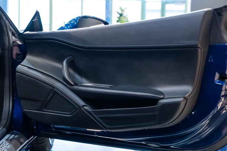http://www.koenigseggchicago.com/galleria_images/135/135_p48_f.jpg