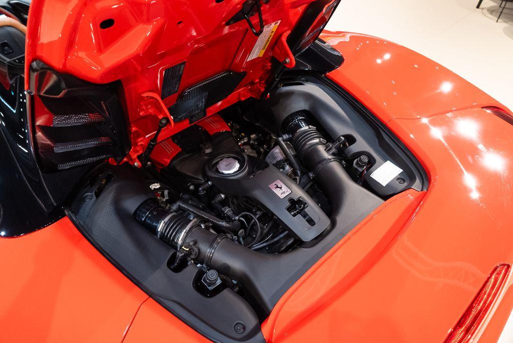 http://www.koenigseggchicago.com/galleria_images/136/136_p15_l.jpg