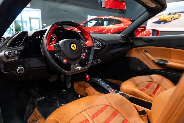 http://www.koenigseggchicago.com/galleria_images/136/136_p23_f.jpg